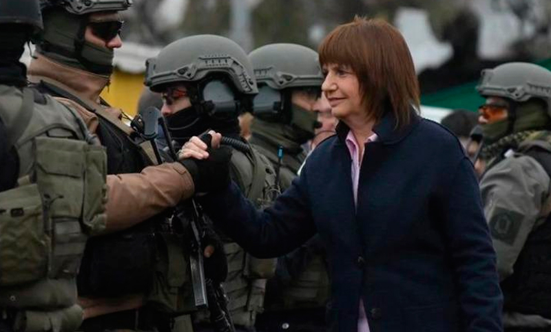 Oficializan decreto que habilita a fuerzas de seguridad a disparar armas de fuego contra personas que huyen