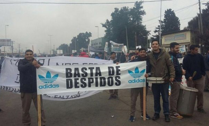 Cerró la planta que producía para Adidas en Chivilcoy: 397 despedidos