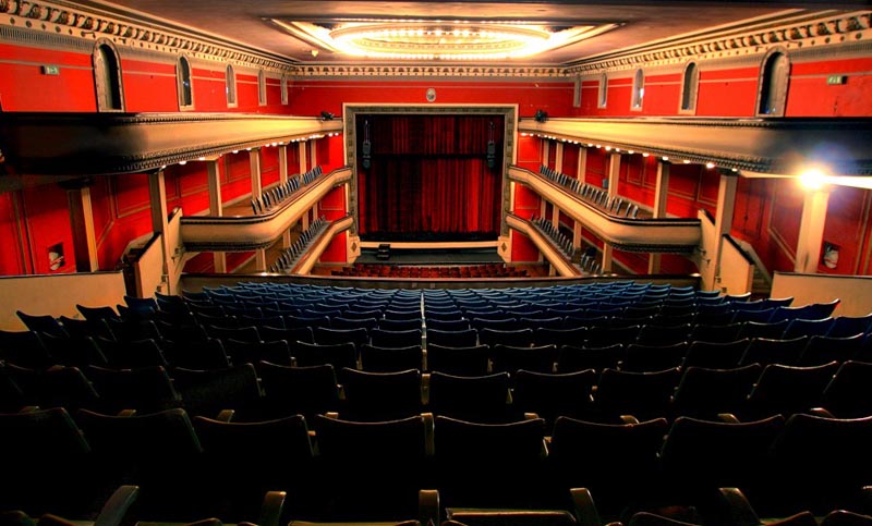 El teatro La Comedia se prepara para el verano