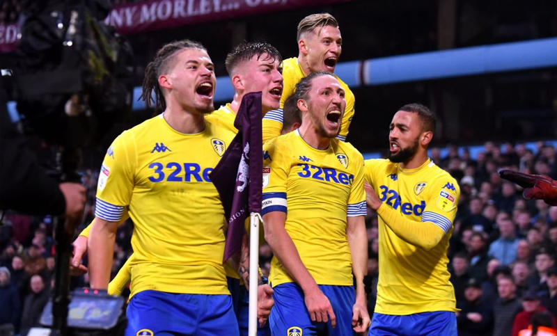 El Leeds de Bielsa logró una remontada de película para quedar como líder en Inglaterra