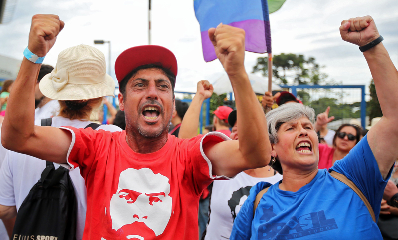 El presidente de la Corte Suprema de Brasil suspendió el falló que avalaba la liberación de Lula