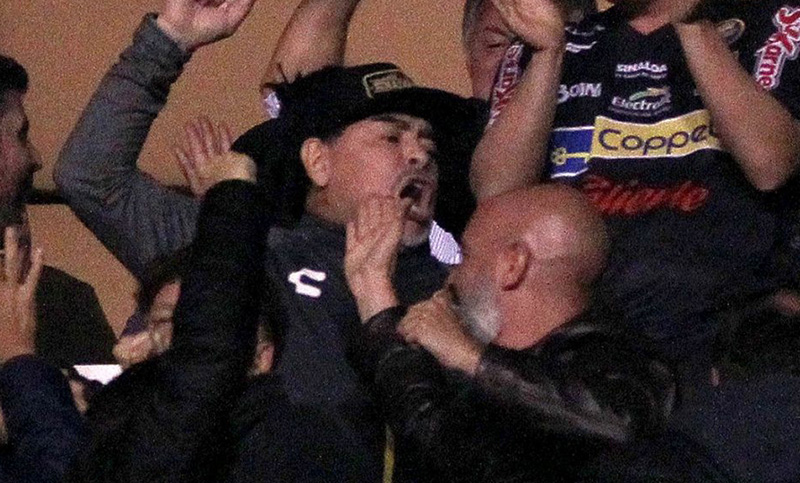 Diego se quedó sin ascenso, fue insultado y respondió tirando alguna piña