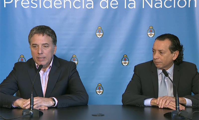 Dujovne defendió los anuncios del Gobierno y aclaró que «para nada» se quiere ir del cargo