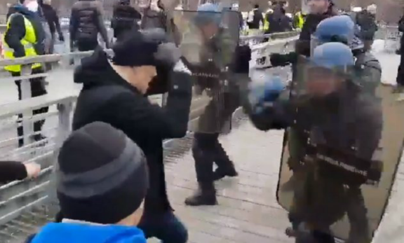 Un boxeador defendió con sus puños a los Chalecos Amarillos