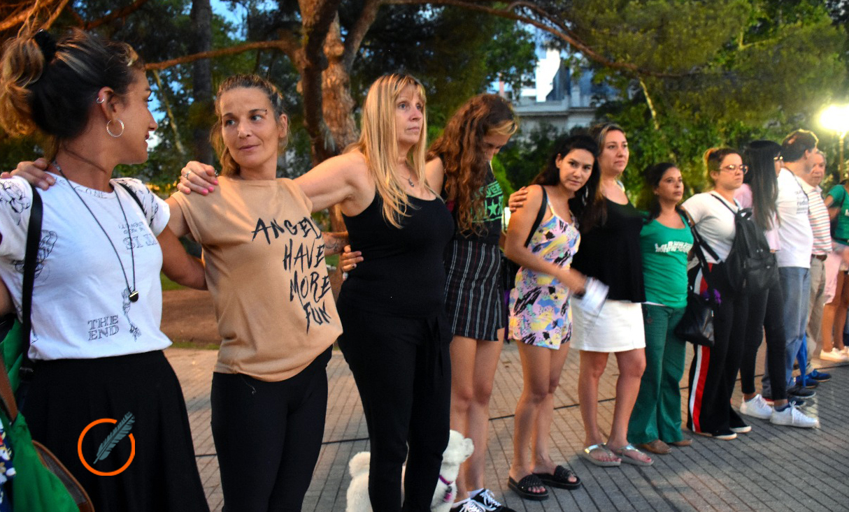 Abrazo en Rosario por el femicidio de Agustina: “No sean indiferentes”