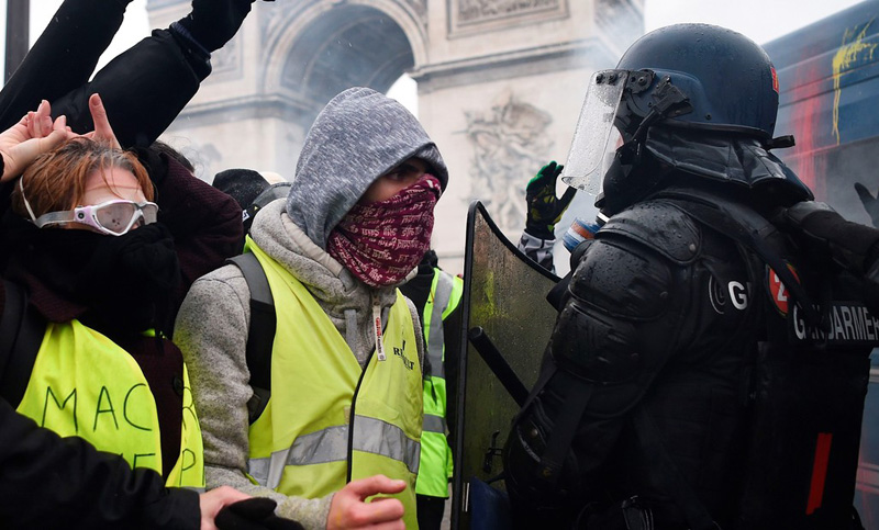 Arrestan a un líder de los «Chalecos Amarillos» en París