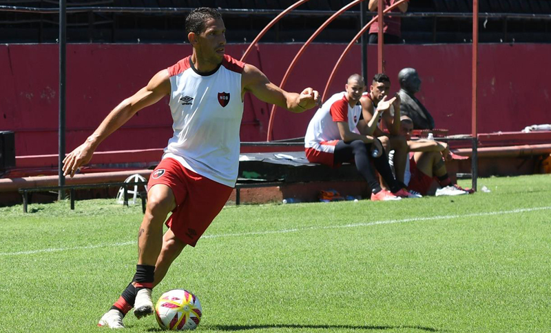 Maxi Rodríguez se reencuentra con el pueblo leproso en un partido ante Vélez