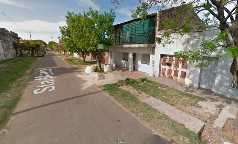 Un hombre fue baleado en la puerta de la casa de un amigo