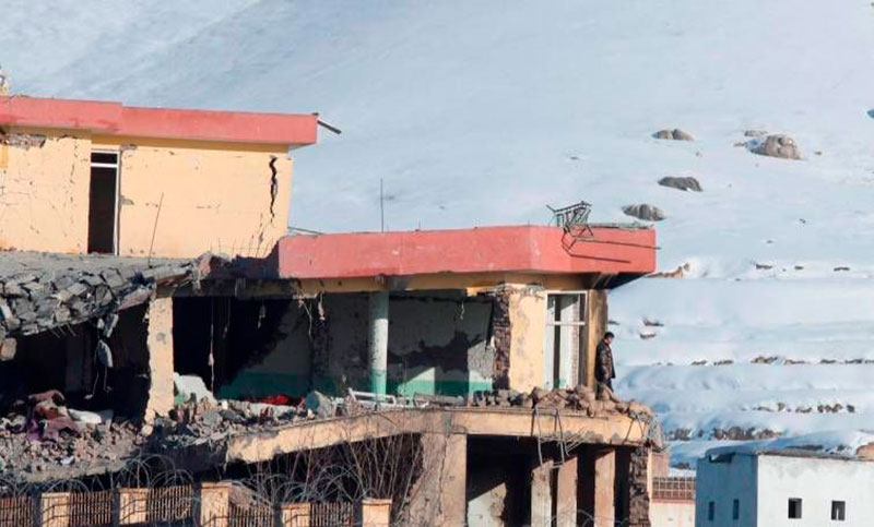Ataque aéreo en Afganistán provoca la muerte de al menos 16 civiles
