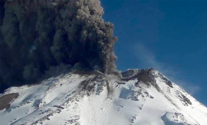 Mendoza: alerta por explosión en el volcán Nevados de Chillán