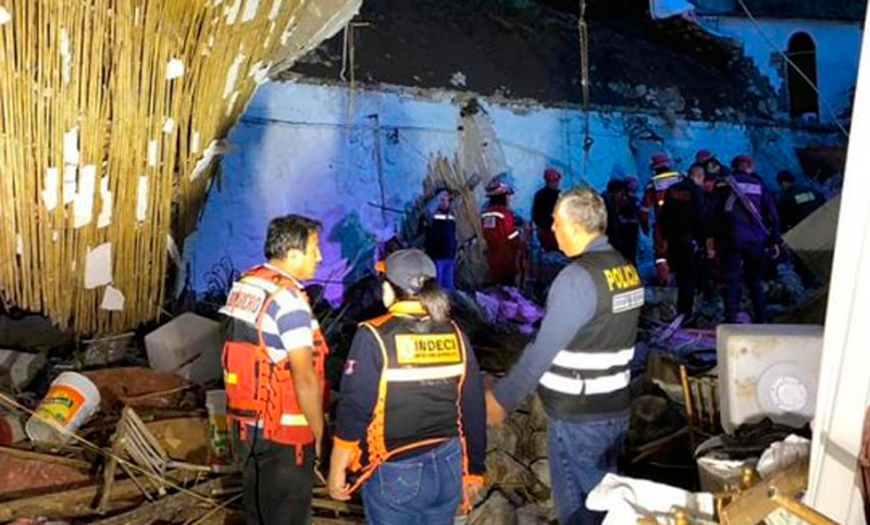 Al menos 15 muertos por una avalancha sobre una fiesta en Perú