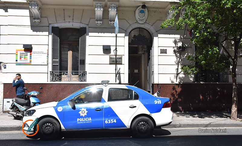La amenazaron con un destornillador para robarle el celular