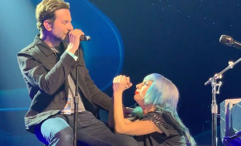Lady Gaga y Bradley Cooper emocionaron al público de Las Vegas