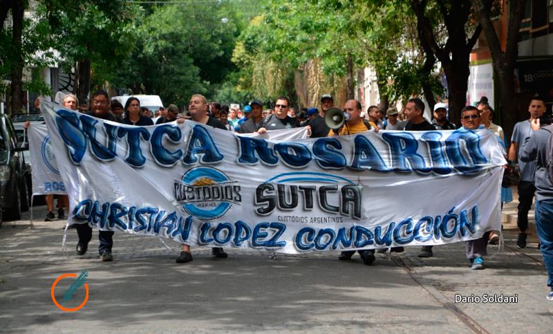 Vigiladores y custodios escrachan a una empresa por incumplimientos y persecución sindical