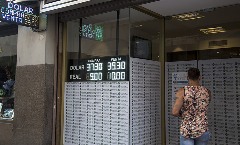 El dólar finalizó la semana con tendencia alcista y cerró a $38,56