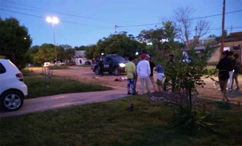 Un muchacho fue asesinado de múltiples puñaladas en Villa Gobernador Gálvez