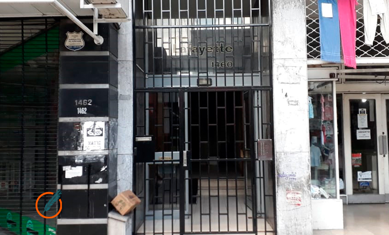 Vecinos de un edificio fueron evacuados alertados por un denso humo