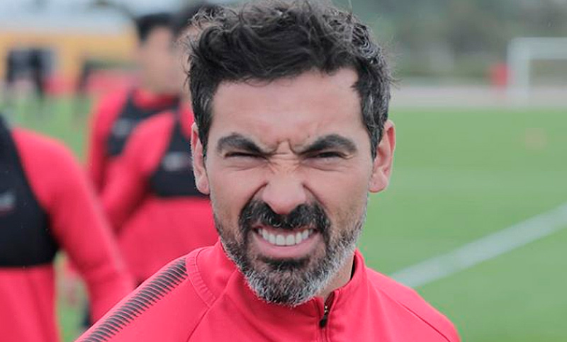 Pocho Lavezzi, de baja durante tres meses por su operación de rodilla