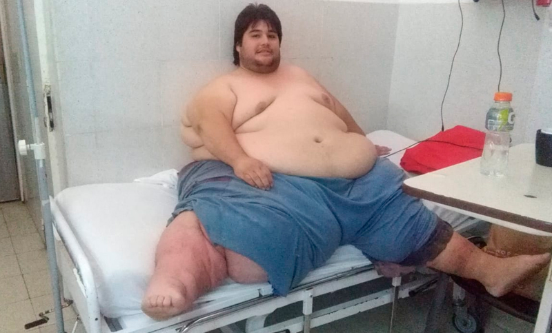 Padece obesidad mórbida y reclama ser atendido en un hospital público para  salvar su vida