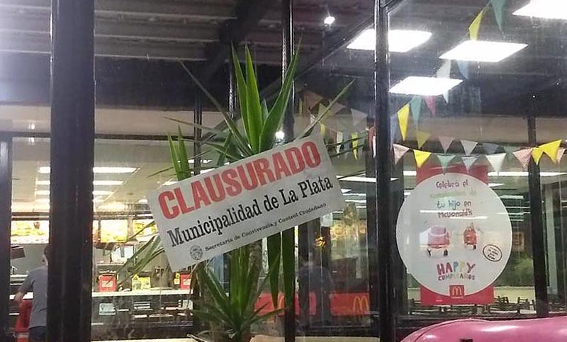 Clausuraron un local de Mc Donald’s tras encontrar excremento de rata y cucarachas