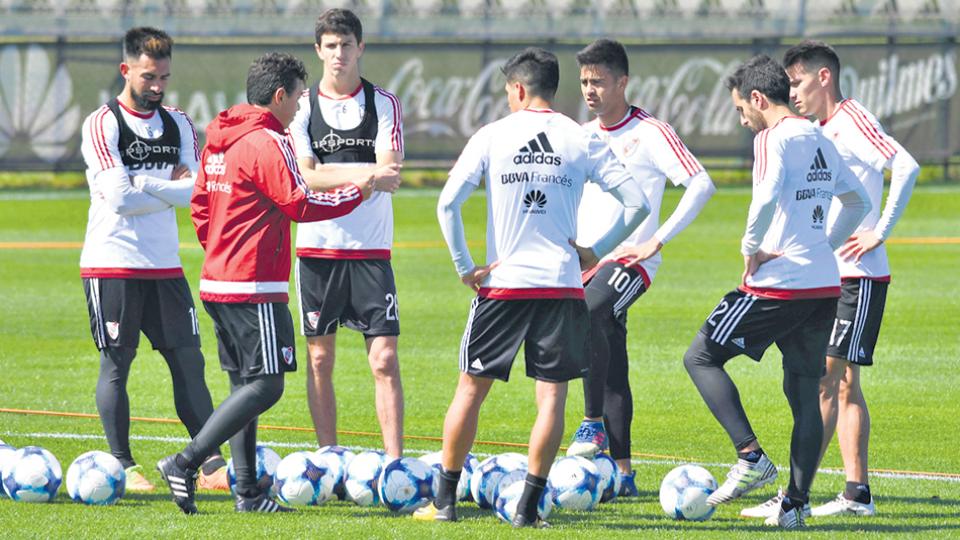 Gallardo prepara un equipo alternativo