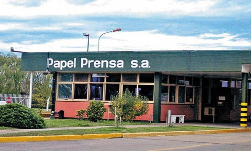 Promulgan la ley que desregula la producción y venta de papel de diario