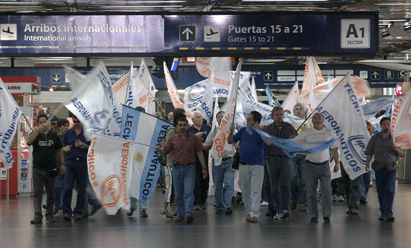 Dieron de baja la norma que permitía contratar pilotos extranjeros