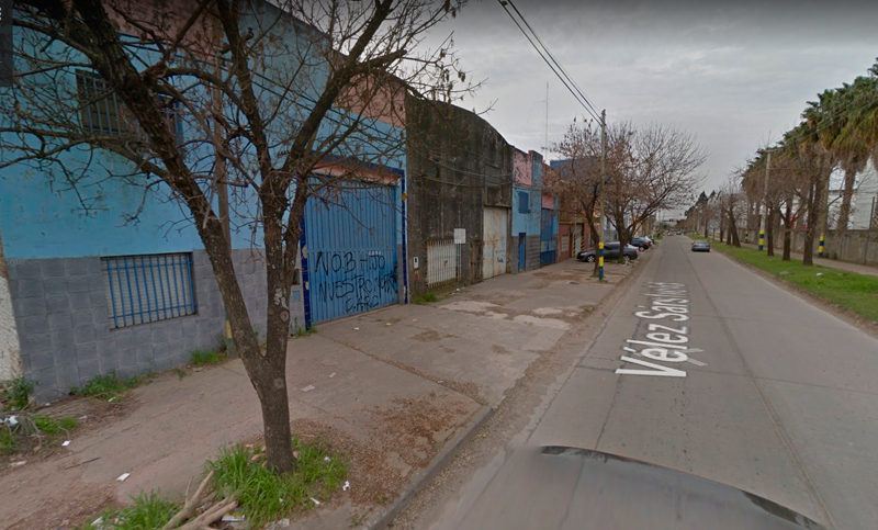 Rescatan a un hombre ciego de un incendio en un taller mecánico