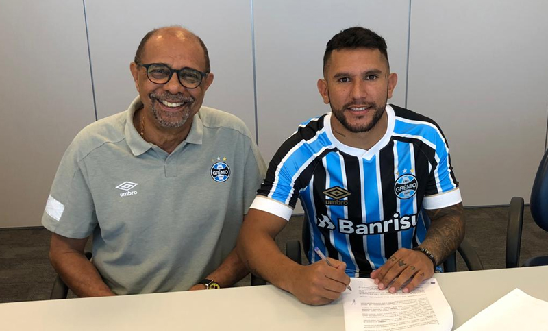 Walter Montoya ya es jugador de Gremio