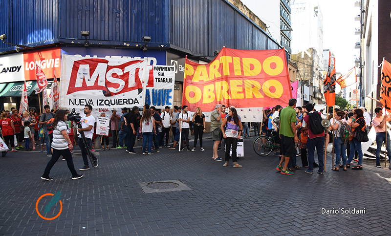 Marcha desde Anses a Gobernación contra los despidos y el “tarifazo”