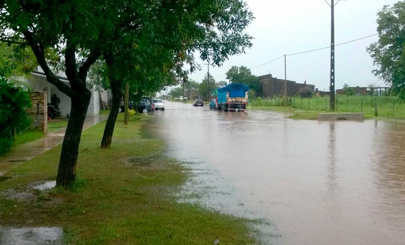 Fuertes lluvias agudizan las inundaciones en el norte santafesino