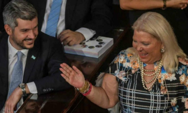 Hoy gobierna la dupla Peña-Carrió