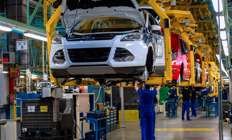 Desplome industrial: en diciembre la producción cayó 14,7%