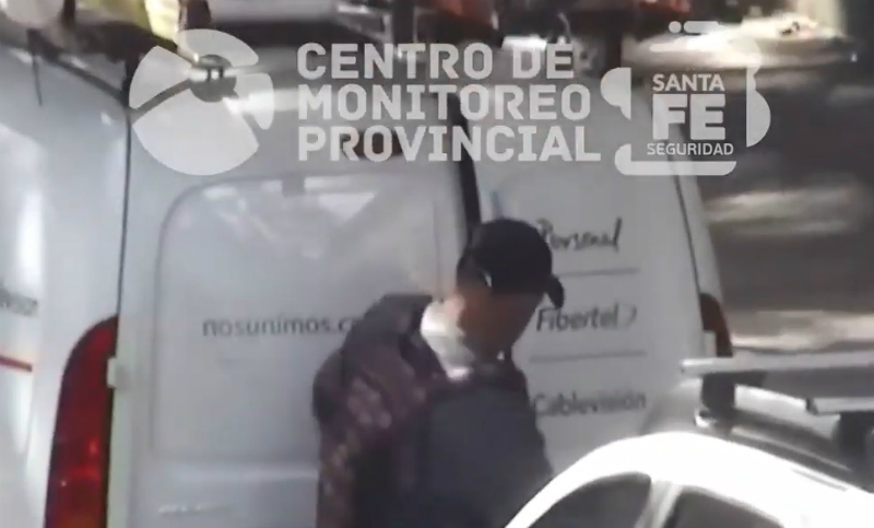 Lo detuvieron tras robar elementos de un vehículo