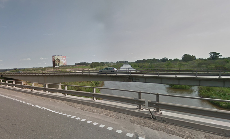 Hallaron a un motociclista sin vida en la autopista Rosario-Buenos Aires