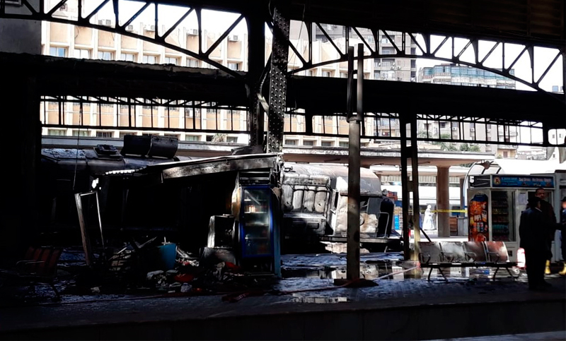 Al menos 20 muertos en un incendio en una estación de tren de El Cairo