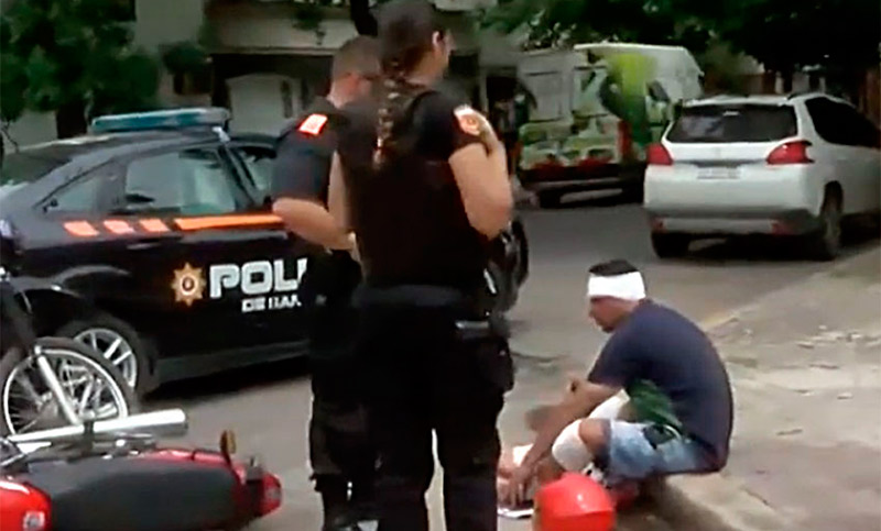Vecinos le dieron una feroz paliza a un ladrón y tuvo que ser rescatado por la policía