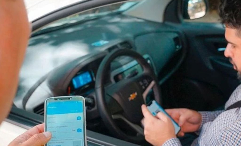 El Gobierno lanzó la licencia de conducir digital para teléfonos móviles