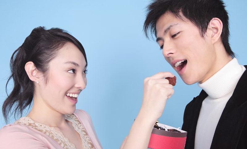 Las mujeres japonesas se niegan a regalar chocolates a los hombres en San Valentín