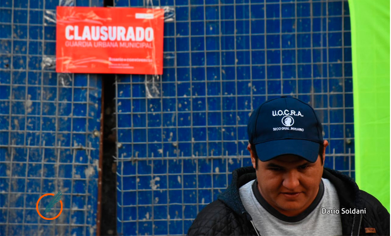 Manifestación y reclamo de la Uocra por una nueva obra clausurada por la Municipalidad