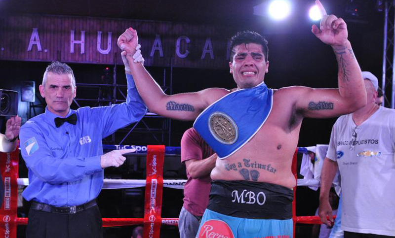 Chiquito Bracamante se quedó con el título de los pesados en Chabás