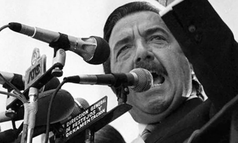 Dirigentes radicales, peronistas y juristas rinden homenaje a Raúl Alfonsín