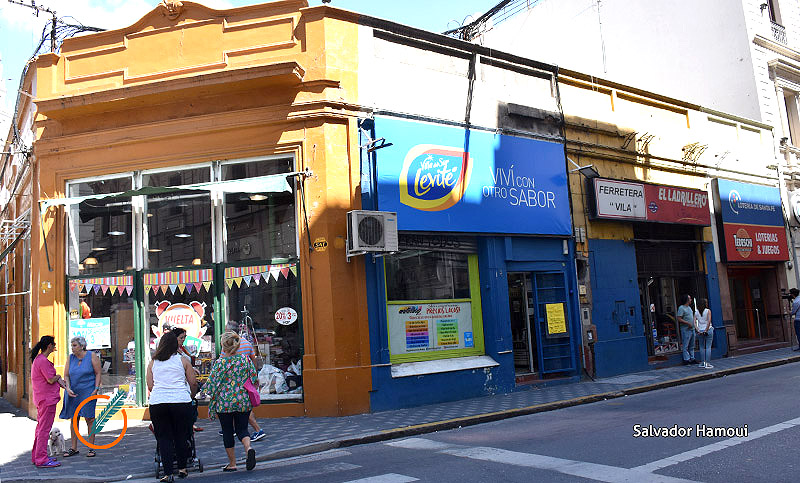 Robaron varios locales comerciales en la zona de Sarmiento y San Lorenzo