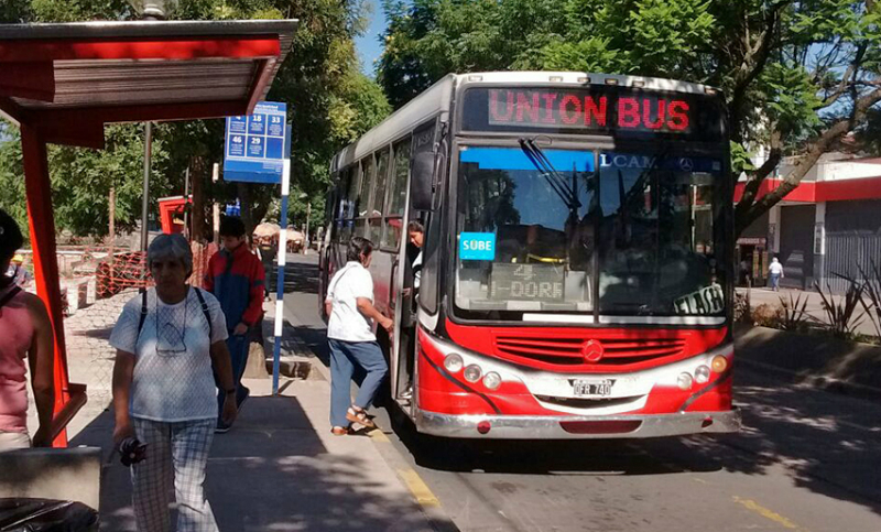 Los trabajadores del transporte público jujeño paran por falta de pago