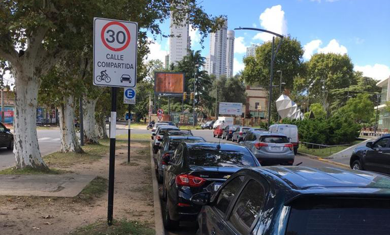 Ghilotti se quejó de que el Municipio transforme una bicisenda en “Calle Compartida”