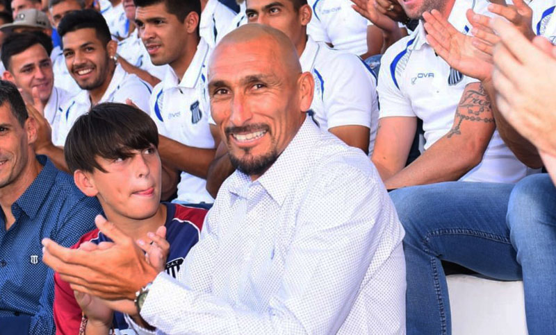 El Cholo Guiñazú anunció su retiro del fútbol profesional