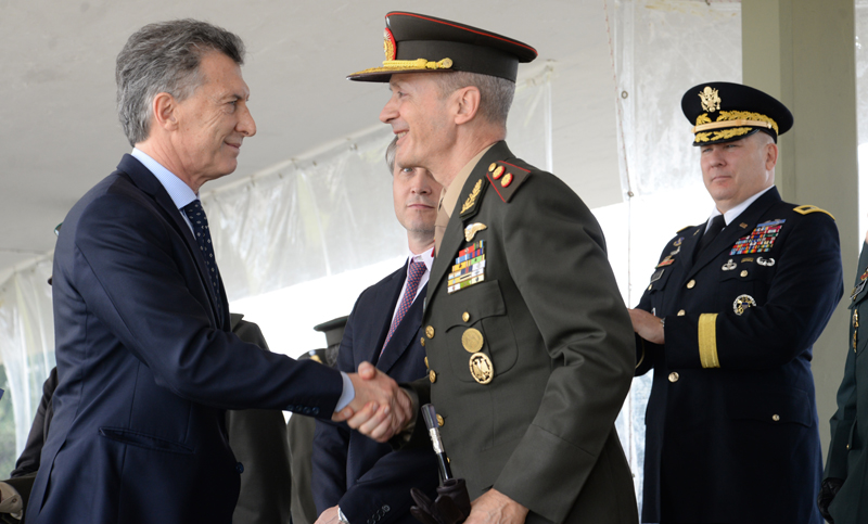 Macri encabeza entrega de equipamiento al Ejército