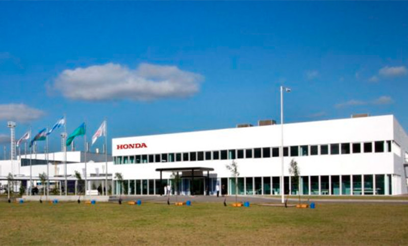 Honda suspendió este viernes 900 operarios hasta el mes de abril