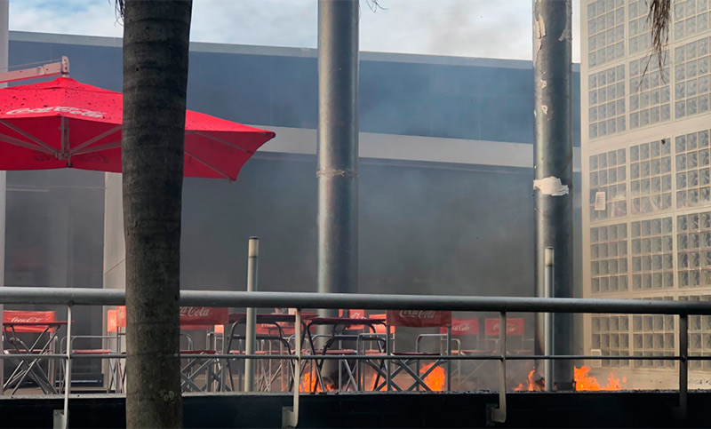 Se incendió la cocina del bar Queens de Barrio Martin y hubo temor entre los vecinos