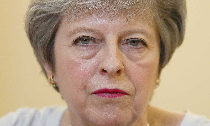 Theresa May le pidió a la Unión Europea que dé «un impulso más» al acuerdo del Brexit